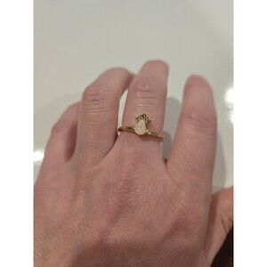 Gold Tone faux gem ring nwot size 6